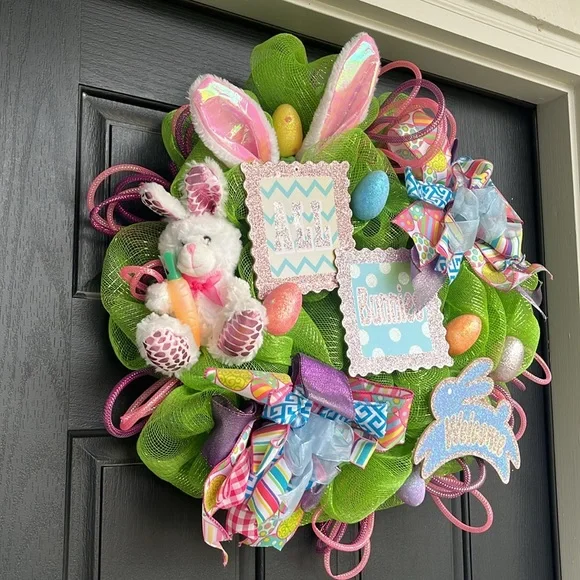 All Bunnies Welcome Door Wreath - Picture 3 of 13
